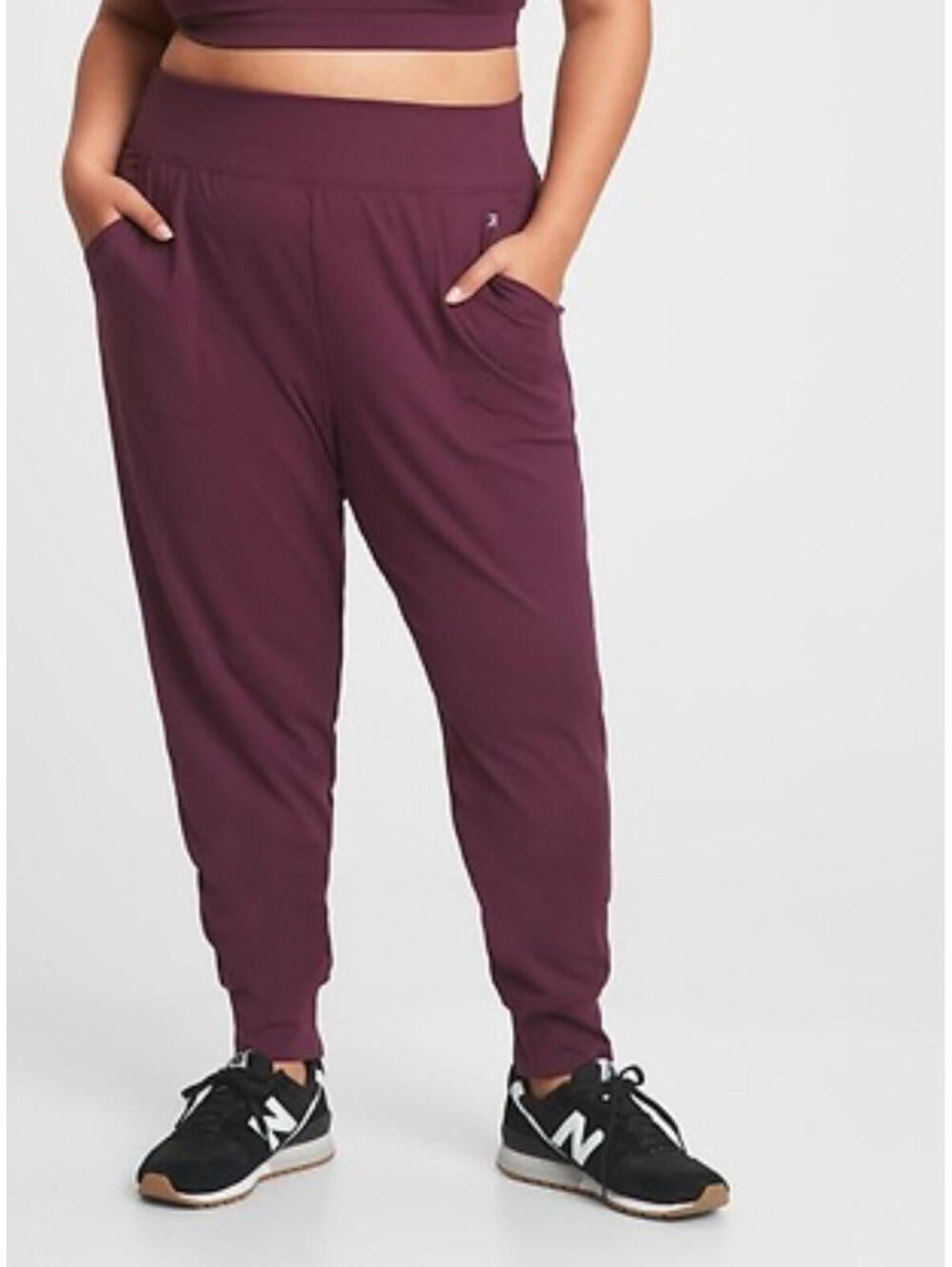 GapFit Studio High Rise Joggers Burgundy Athleisure Lounge Travel Pants